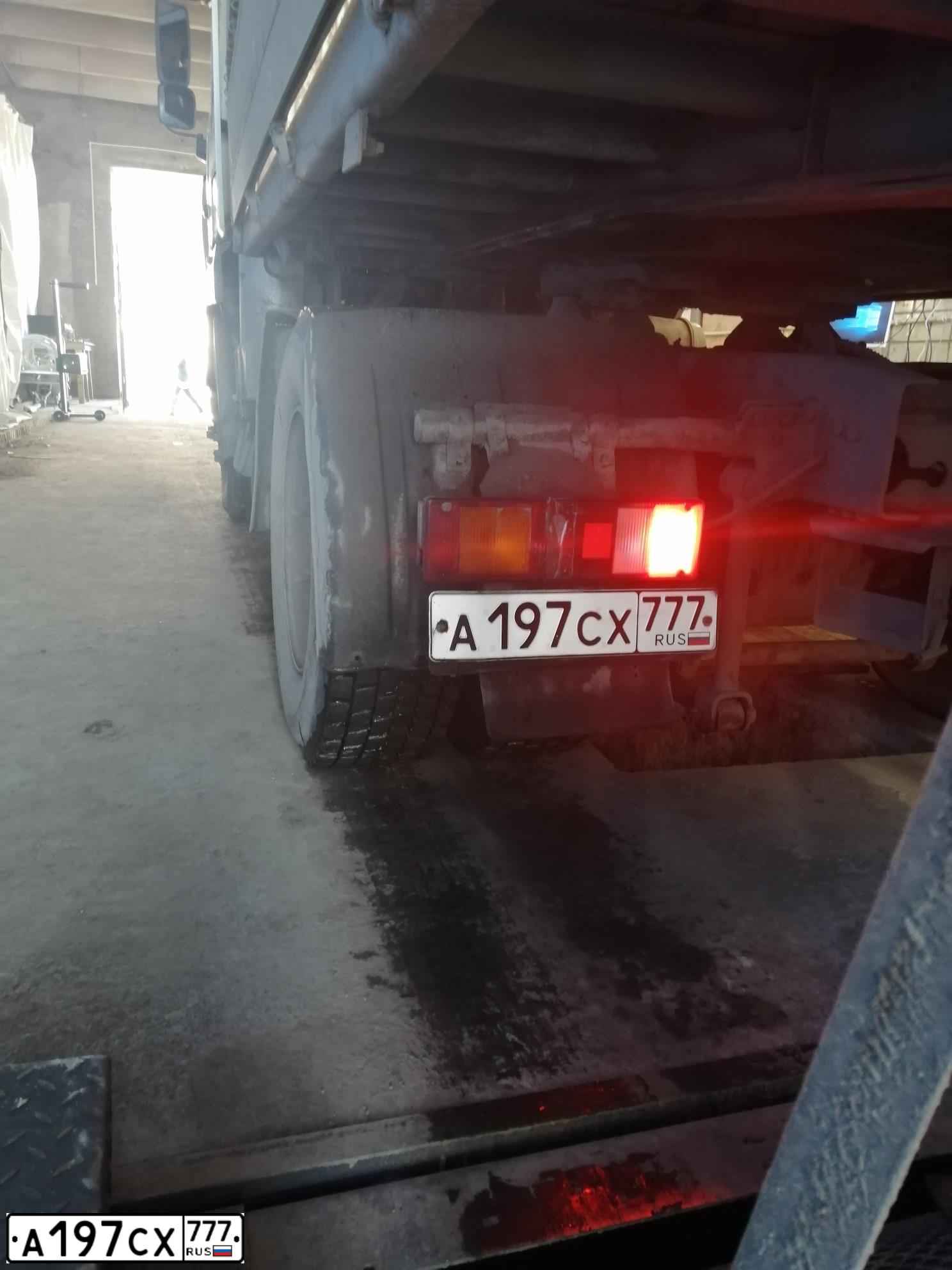 Фото автомобиля MAZ 5440 /4X2/, 2008 — госномер Р447РК76. Цвет: Белый