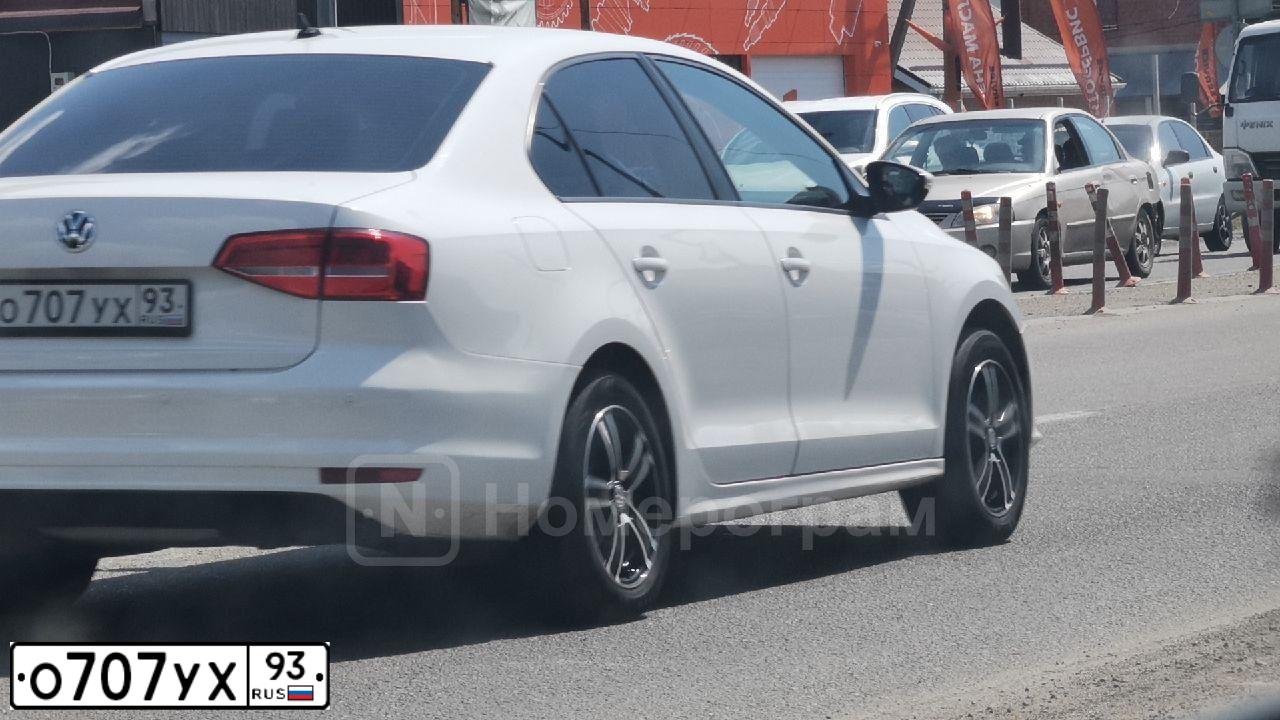 Фото автомобиля PEUGEOT 308, 2010 — госномер С352РР797. Цвет: Белый