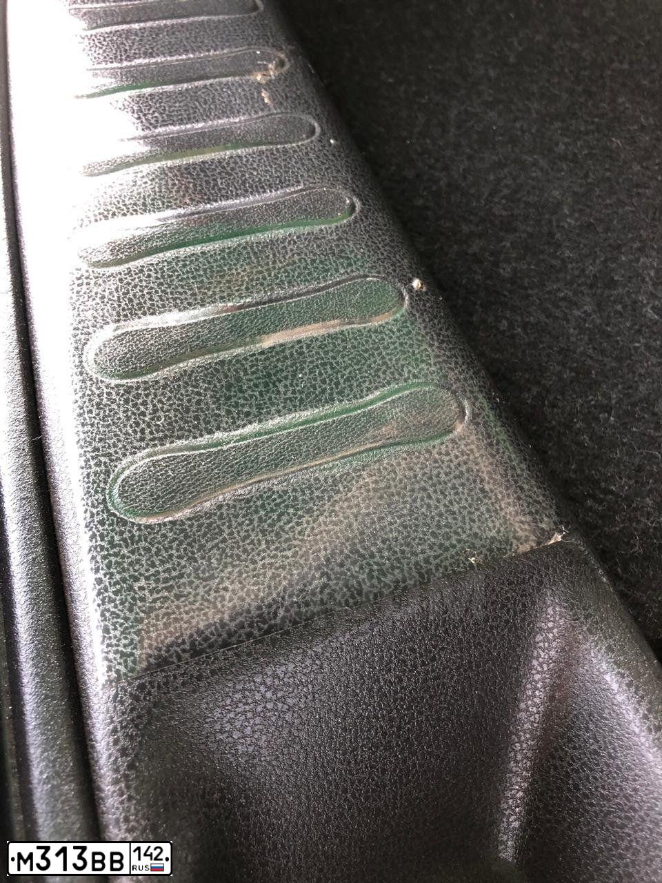 Фото автомобиля NISSAN JUKE, 2012 — госномер Р398ОХ124. Цвет: Белый