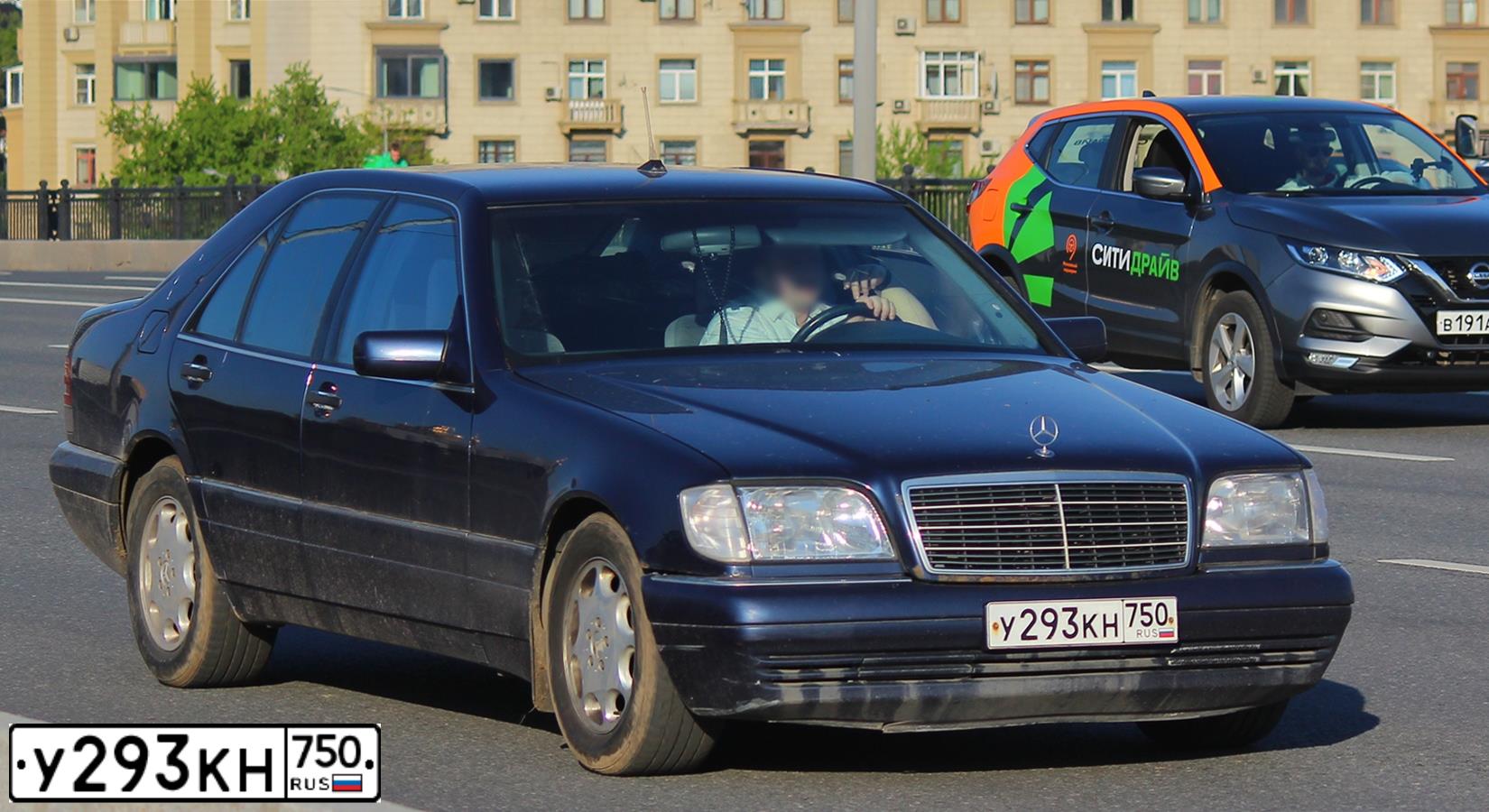 Фото автомобиля MERCEDES S-KLASSE, 1996 — госномер В117НВ77. Цвет: синий