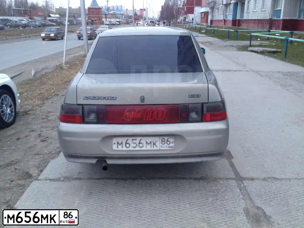 Фото автомобиля LADA 2110, 2002 — госномер Х427ВК186. Цвет: СЕРЫЙ