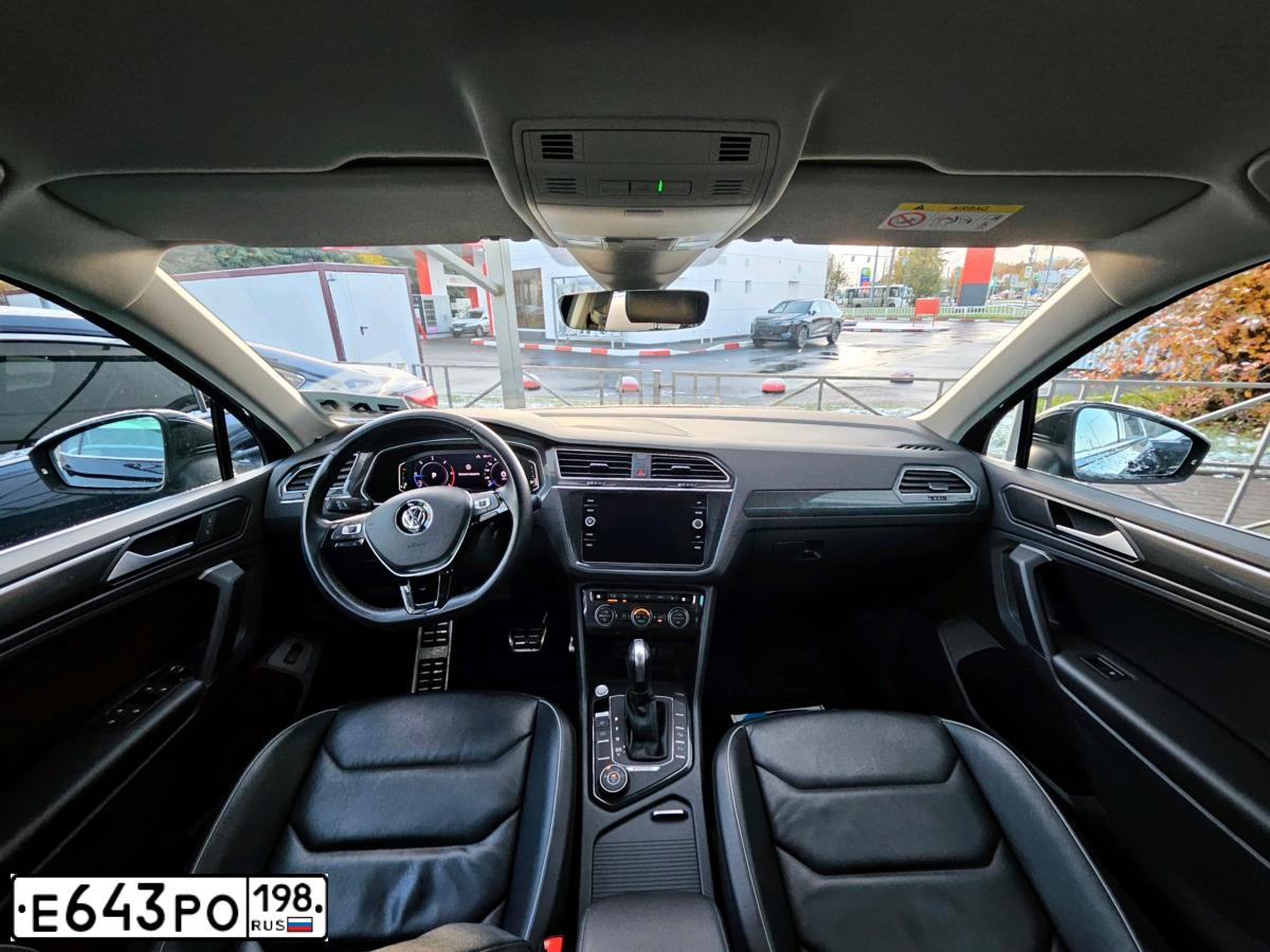 Фото автомобиля VOLKSWAGEN TIGUAN, 2019 — госномер С550УА198. Цвет: ЧЕРНЫЙ