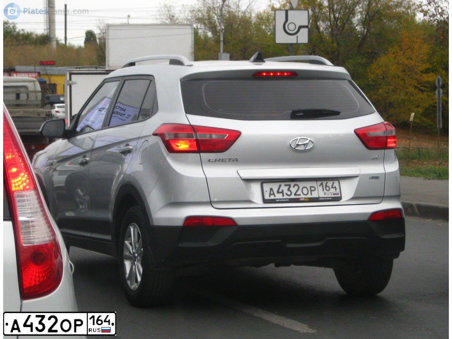 Фото автомобиля HYUNDAI CRETA, 2016 — госномер М987УР164. Цвет: Серебристый