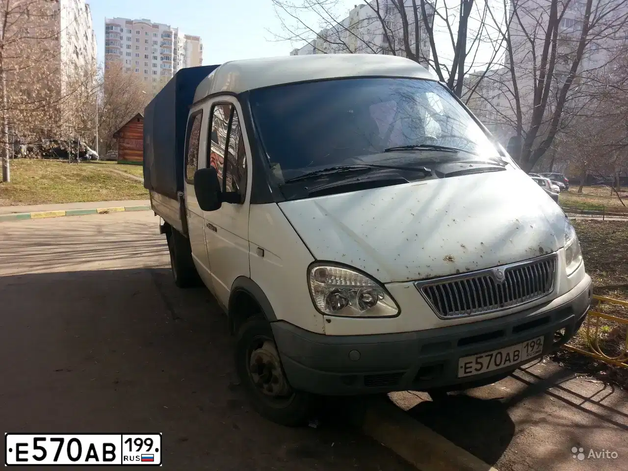 Фото автомобиля GAZ 3302 EL, 2003 — госномер Е570АВ199. Цвет: СНЕЖНО - БЕЛЫЙ