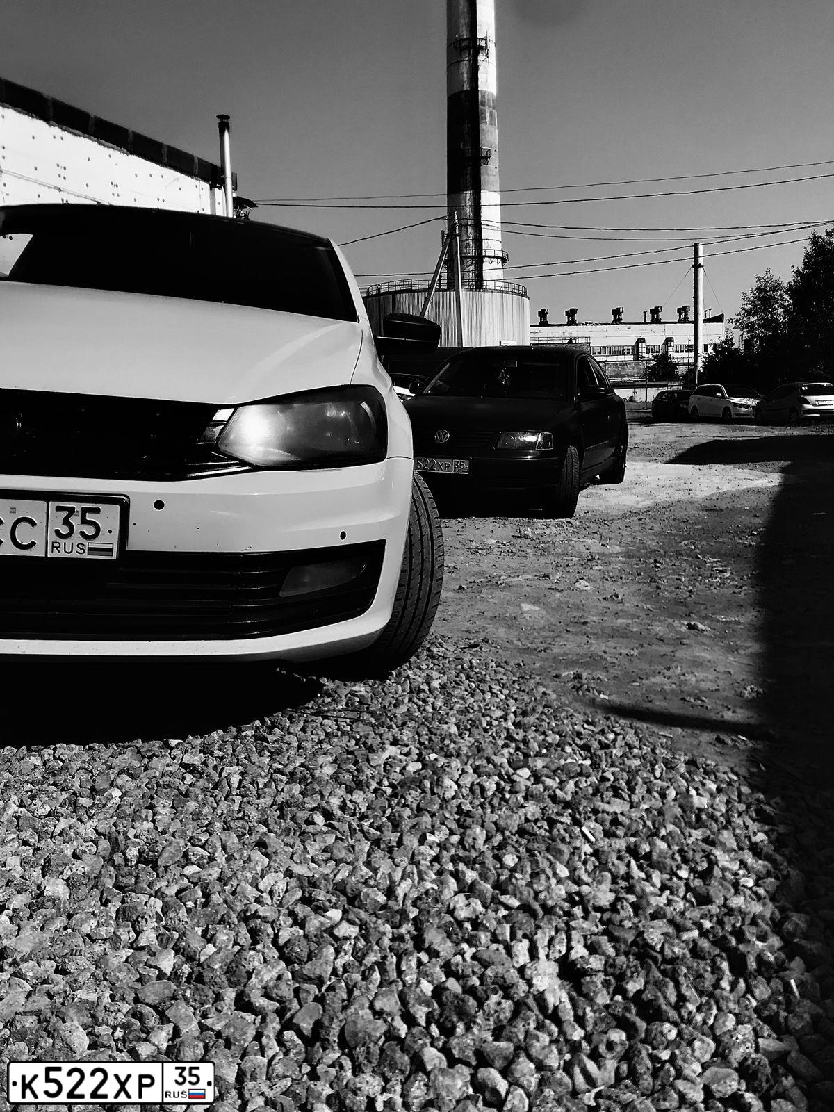 Фото автомобиля VOLKSWAGEN PASSAT, 2000 — госномер К522ХР35. Цвет: ЧЕРНЫЙ