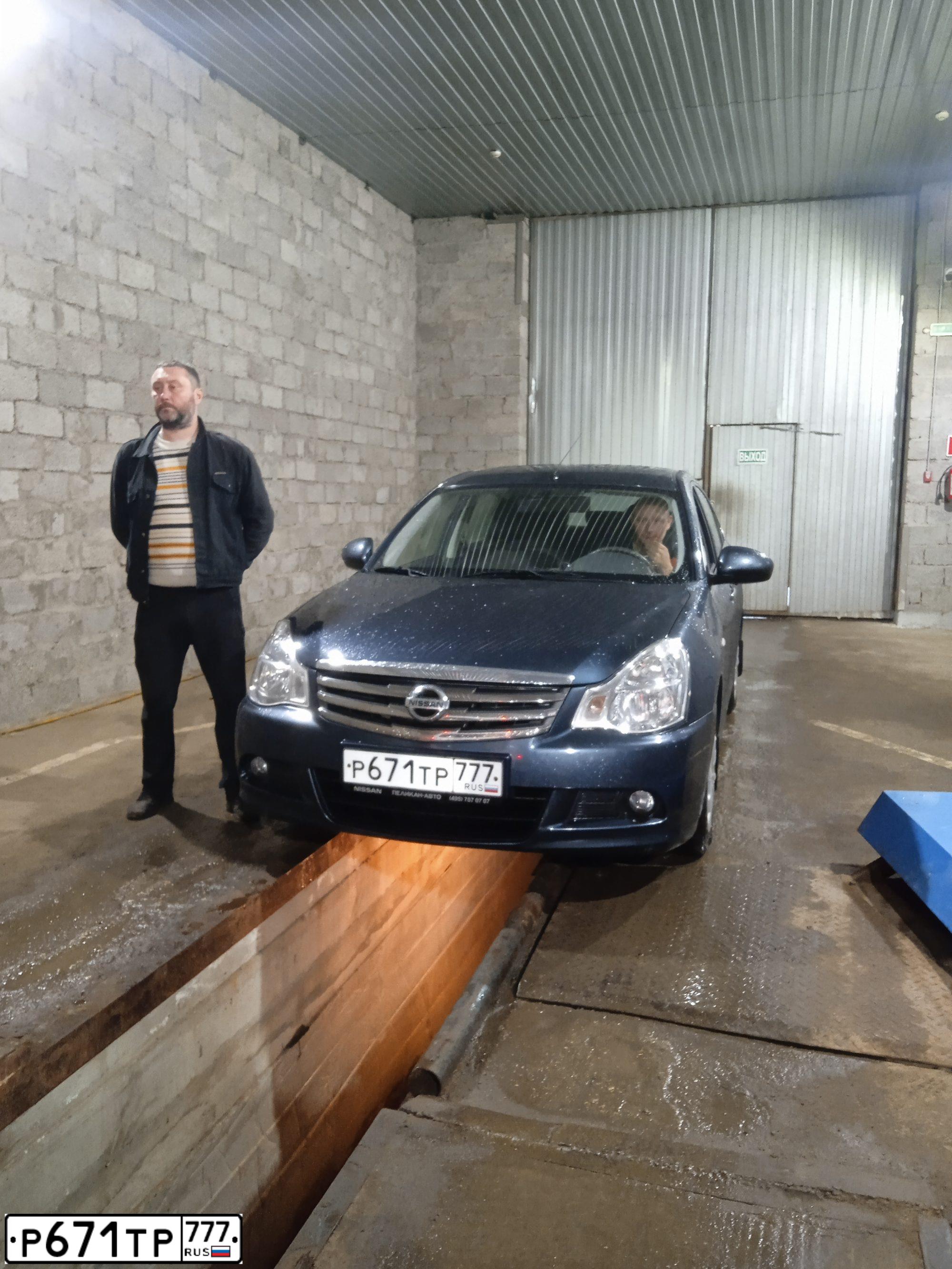 Фото автомобиля LADA 1117 KALINA, 2011 — госномер С651ТС56. Цвет: СЕРЕБРИСТО-КРАСНЫЙ