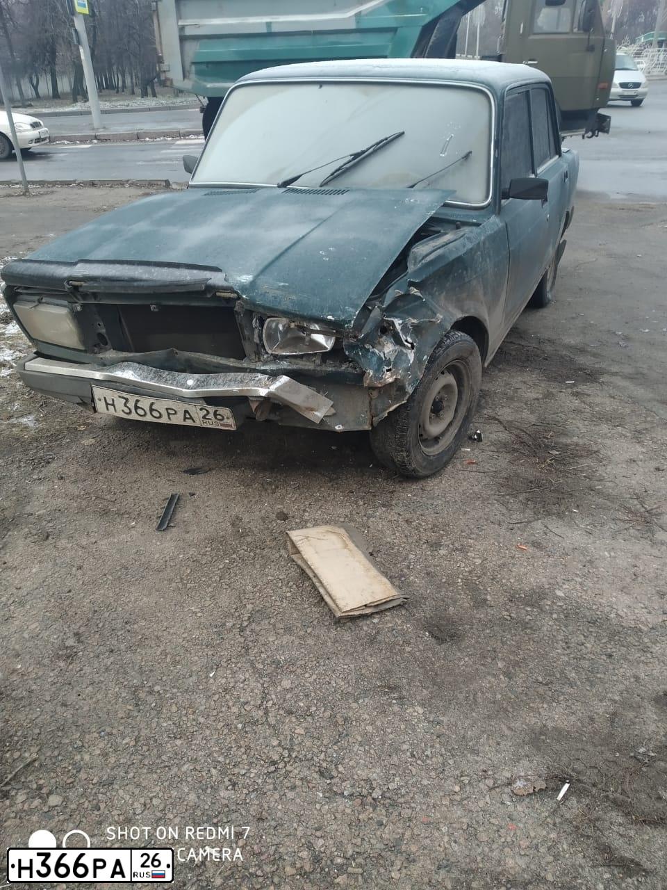Фото автомобиля LADA 2111, 2002 — госномер Н366РА190. Цвет: Серый