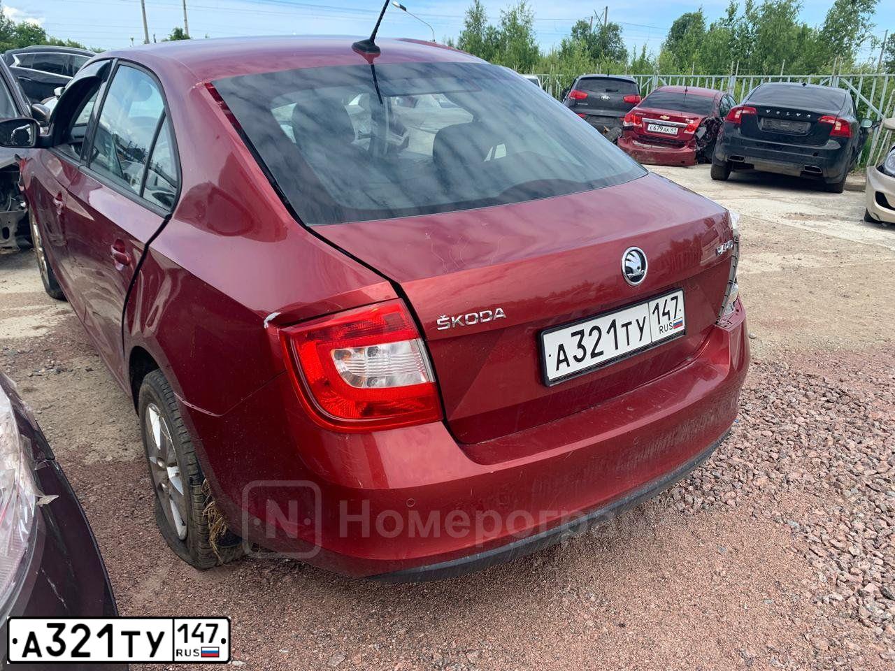 Фото автомобиля SKODA RAPID, 2017 — госномер А321ТУ147. Цвет: ВИШНЕВО-КРАСНЫЙ