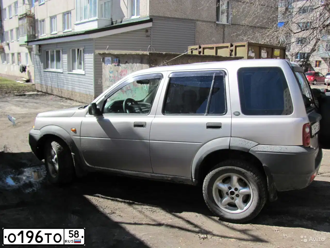 Фото автомобиля LANDROVER FREELANDER, 1998 — госномер К999РЕ82. Цвет: Серебристый