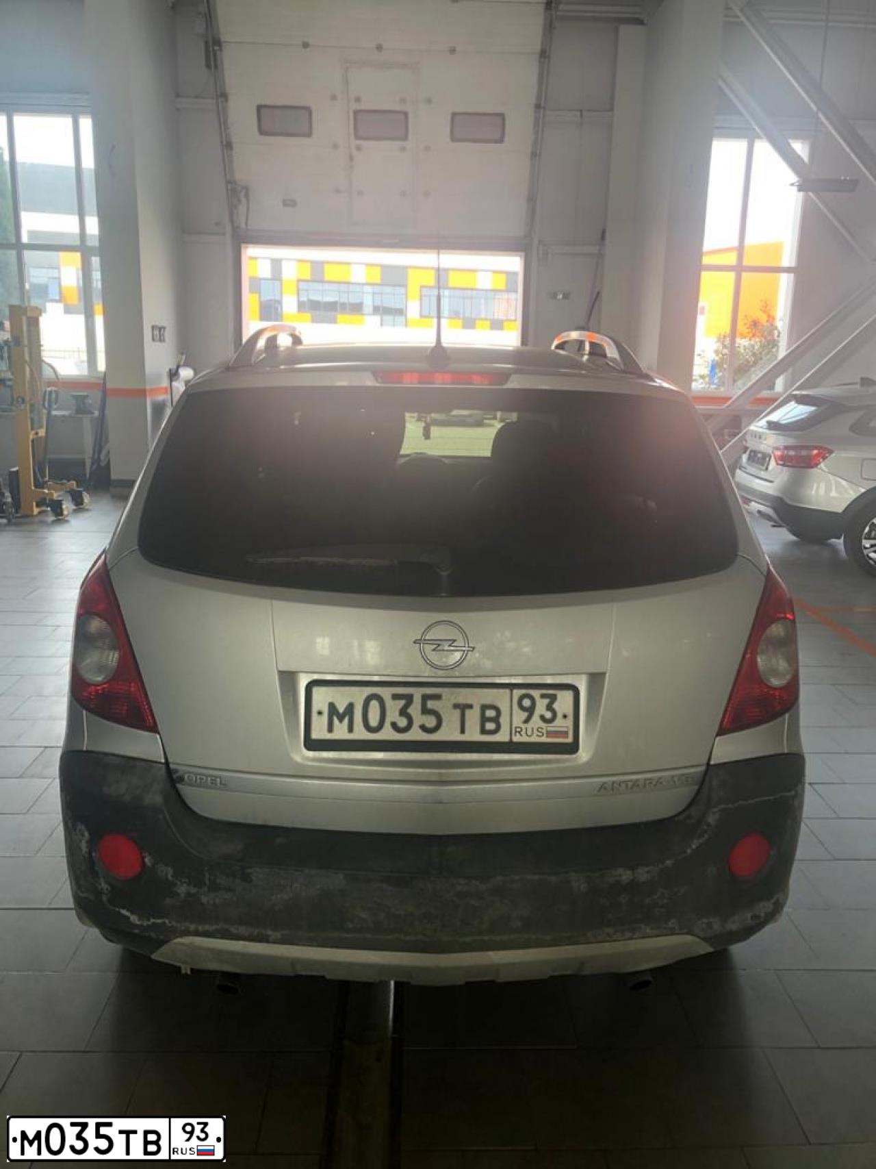 Фото автомобиля OPEL ANTARA, 2008 — госномер М035ТВ93. Цвет: Серебристый