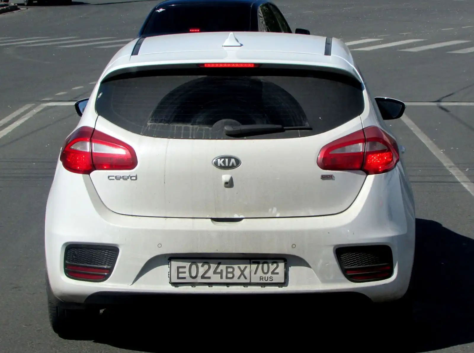 Фото автомобиля KIA RIO, 2017 — госномер А572ЕВ774