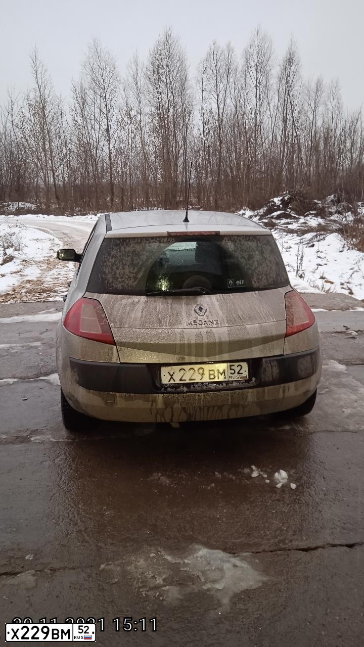 Фото автомобиля RENAULT MEGANE, 2004 — госномер Х229ВМ52. Цвет: Белый