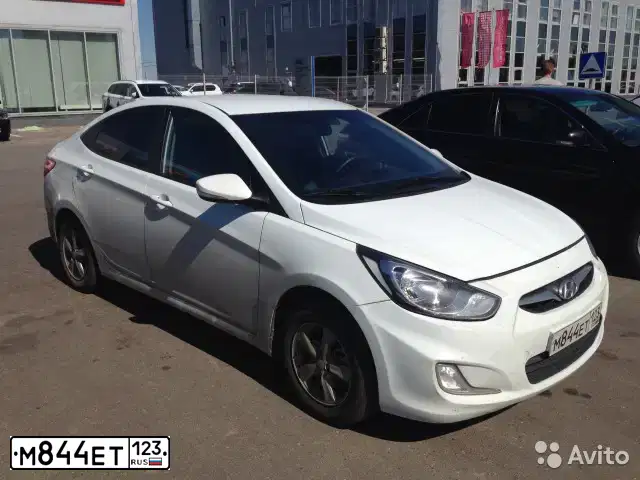 Фото автомобиля HYUNDAI I ACCENT, 2011 — госномер М844ЕТ123. Цвет: Белый