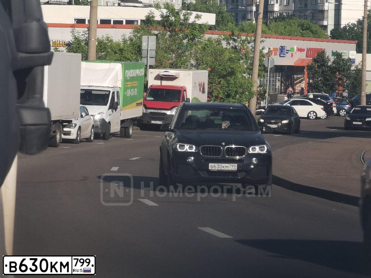 Фото автомобиля BMW X5, 2018 — госномер В630КМ799. Цвет: ЧЕРНЫЙ