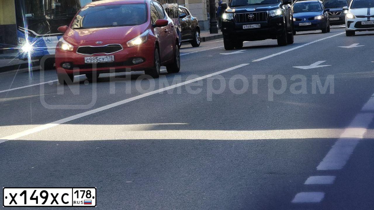 Фото автомобиля SKODA OCTAVIA, 2017 — госномер Х149ХЕ178. Цвет: БЕЛЫЙ