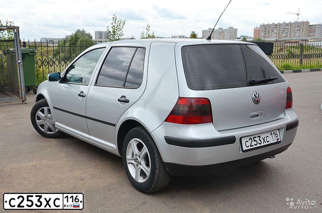 Фото автомобиля VOLKSWAGEN GOLF, 2001 — госномер С253ХС116. Цвет: БЕЛЫЙ(СВЕТЛО-СЕРЫЙ)