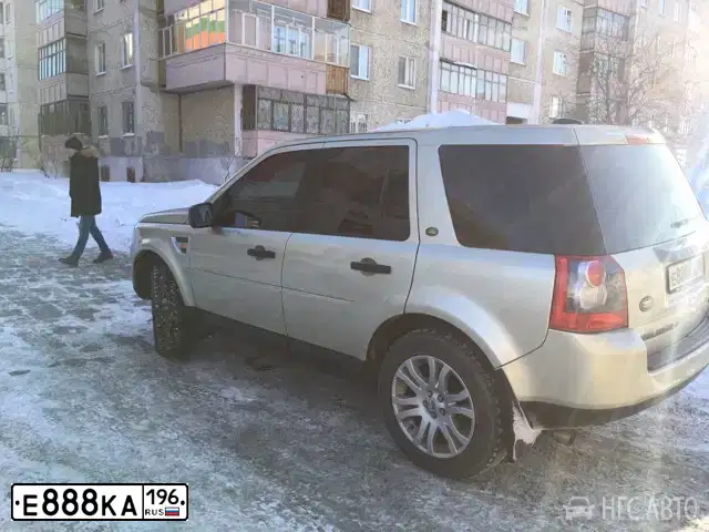 Фото автомобиля MERCEDES M-KLASSE, 2007 — госномер У930АК774. Цвет: СВЕТЛО-СЕРЫЙ