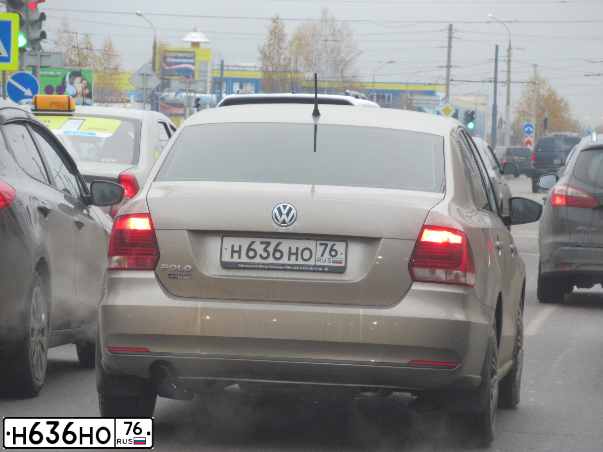 Фото автомобиля VOLKSWAGEN POLO, 2016 — госномер Н636НО76. Цвет: БЕЖЕВЫЙ