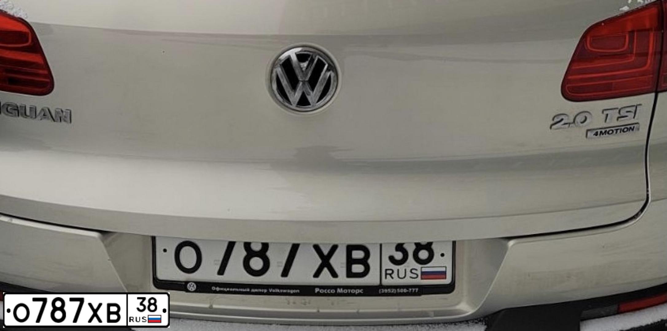 Фото автомобиля CITROEN C4 AIRCROSS, 2012 — госномер О787ХВ38. Цвет: КРАСНЫЙ
