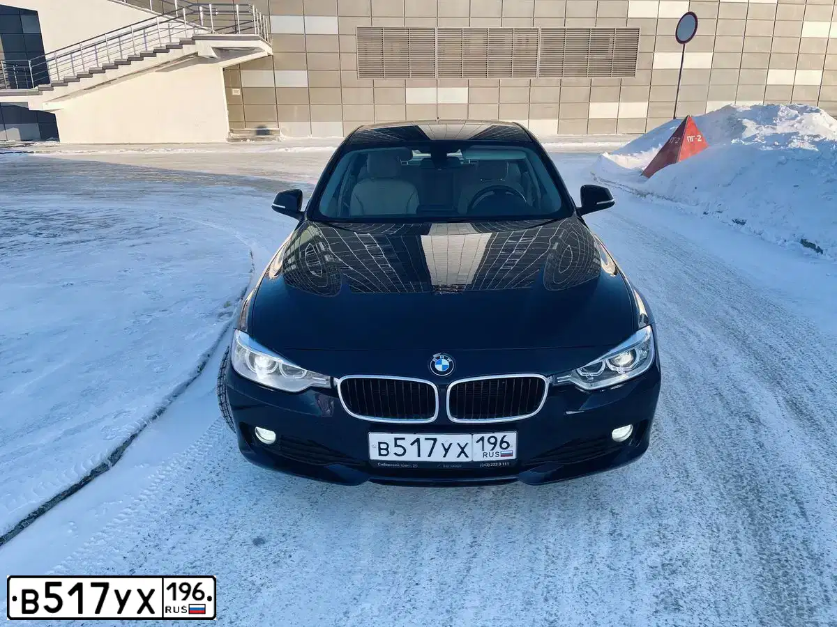 Фото автомобиля BMW SERIE 3, 2015 — госномер В517УХ196. Цвет: синий