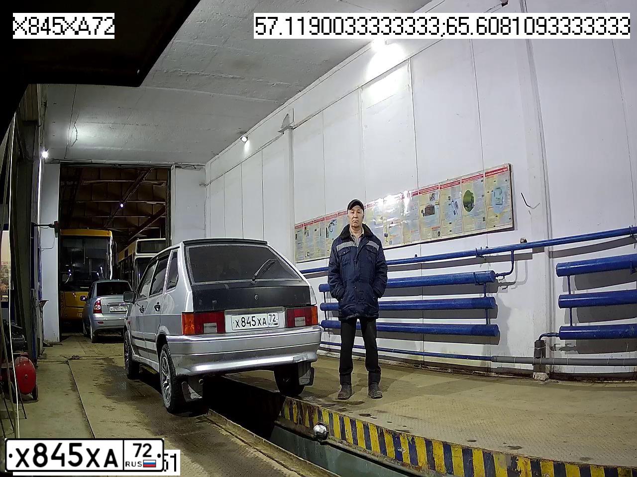 Фото автомобиля LADA 2114 SAMARA, 2012 — госномер Р435ТО72. Цвет: СВЕТЛО-СЕРЕБРИСТЫЙ МЕТАЛЛ