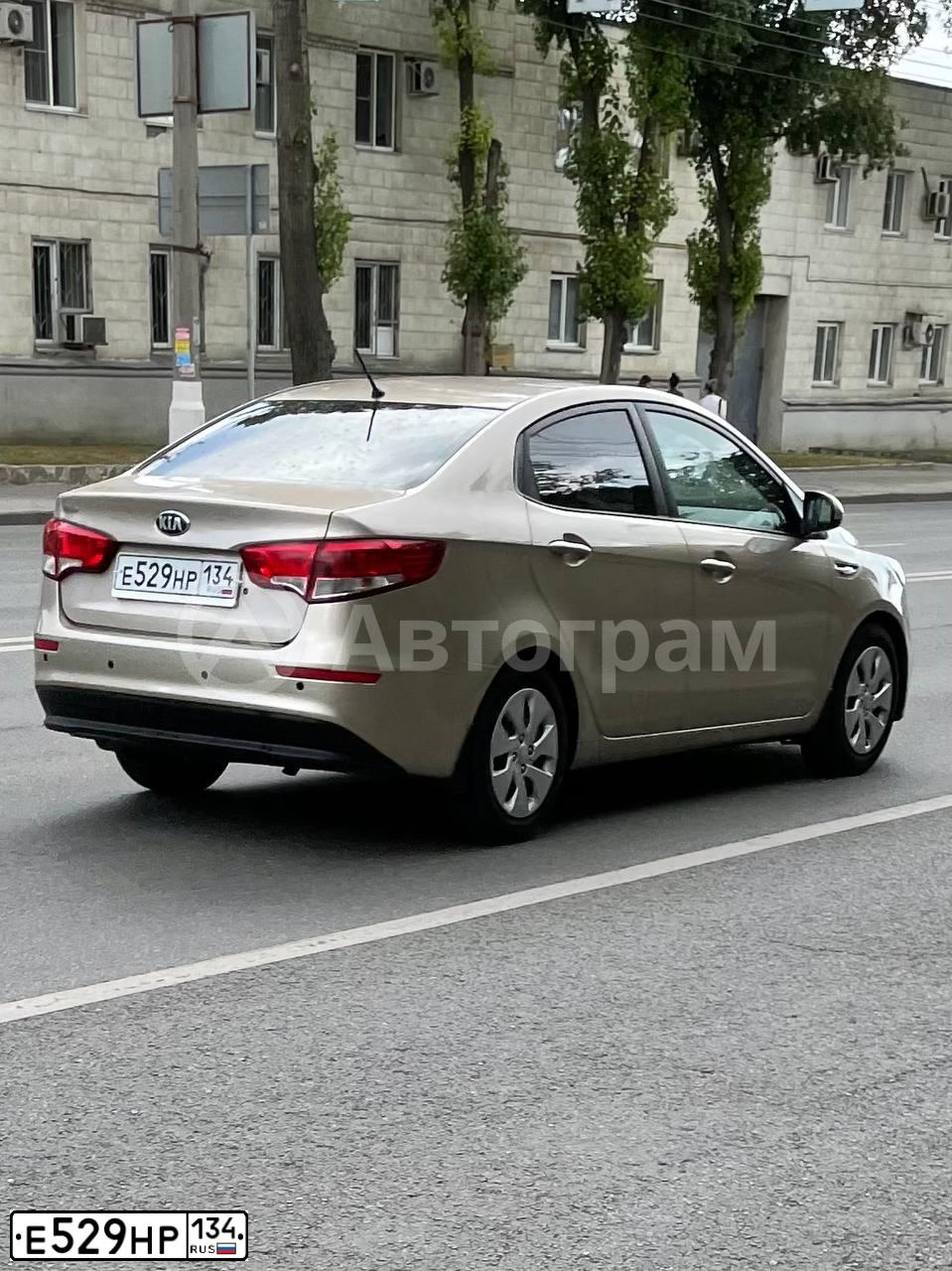 Фото автомобиля KIA RIO, 2015 — госномер С961РВ72. Цвет: БЕЖЕВЫЙ