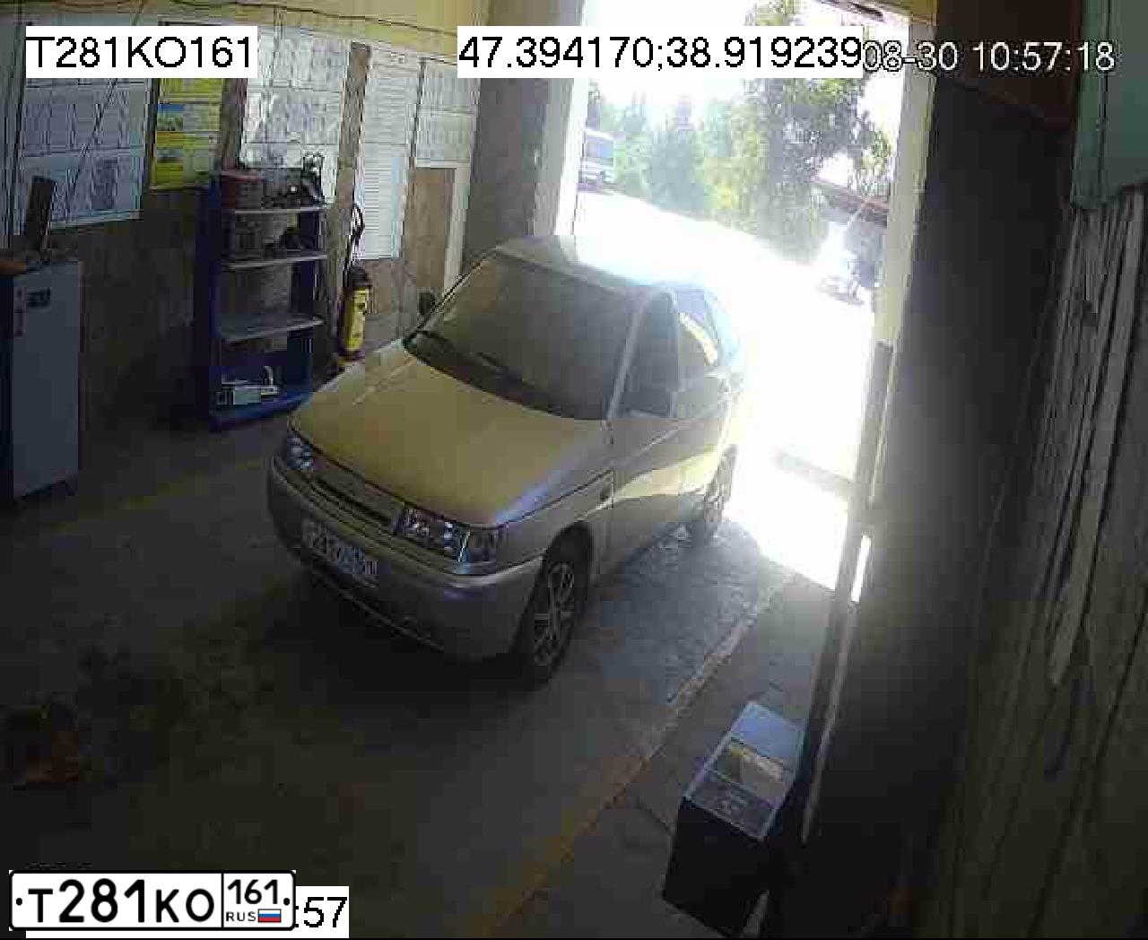 Фото автомобиля LADA 2112, 2006 — госномер Т281КО161. Цвет: СВЕТЛО-СЕРЕБРИС МЕТА