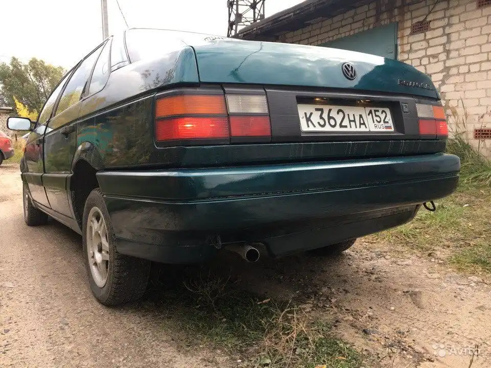 Фото автомобиля VOLKSWAGEN PASSAT, 1988 — госномер К362НА152. Цвет: ЗЕЛЕНЫЙ