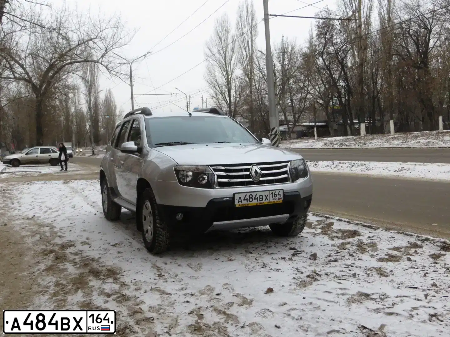 Фото автомобиля RENAULT DUSTER, 2014 — госномер А484ВХ164. Цвет: СВЕТЛО-СЕРЫЙ