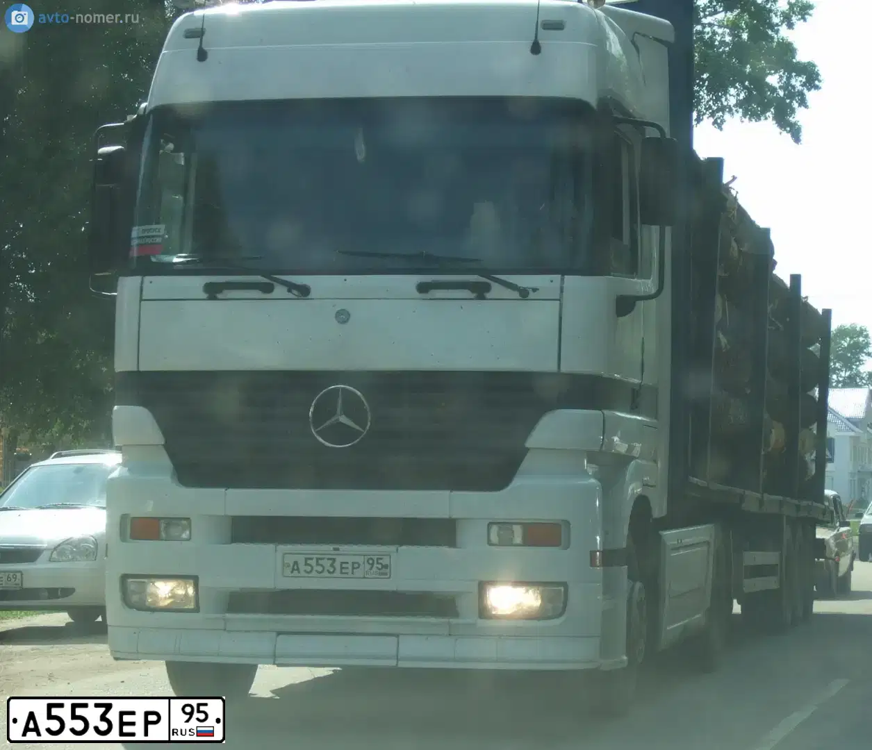 Фото автомобиля MERCEDES ACTROS, 2002 — госномер А540МА95. Цвет: Белый