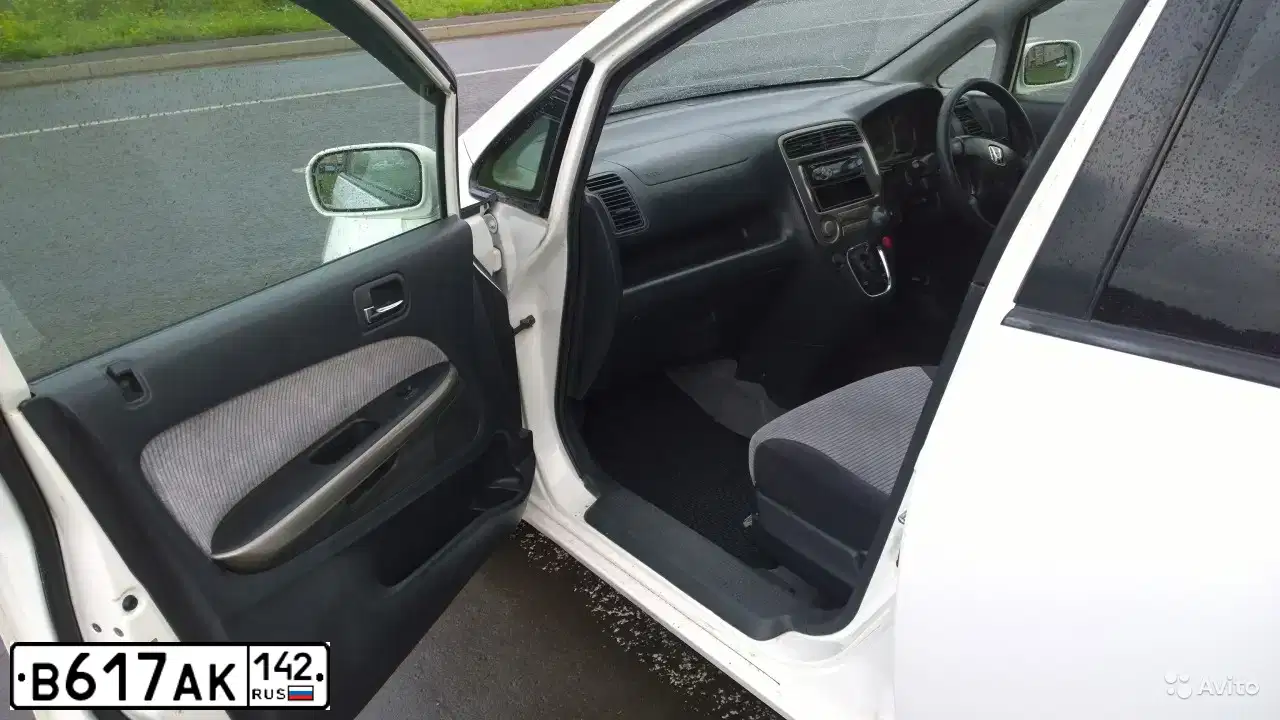 Фото автомобиля HONDA STREAM, 2001 — госномер Н347УЕ70