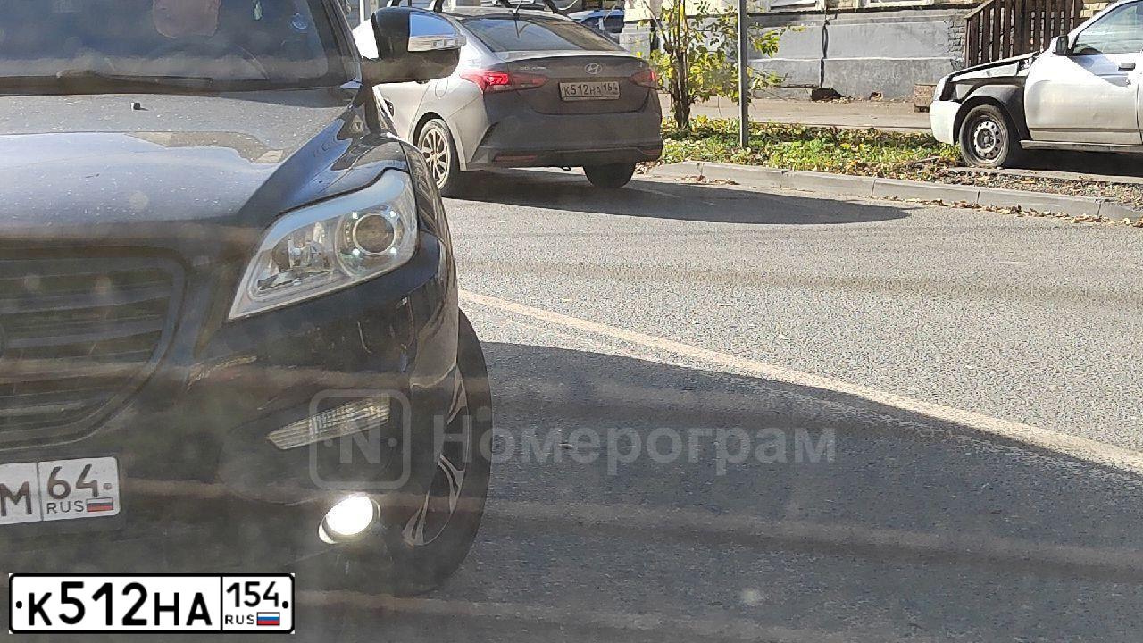 Фото автомобиля TOYOTA CAMRY, 2020 — госномер К512НА154. Цвет: Коричневый