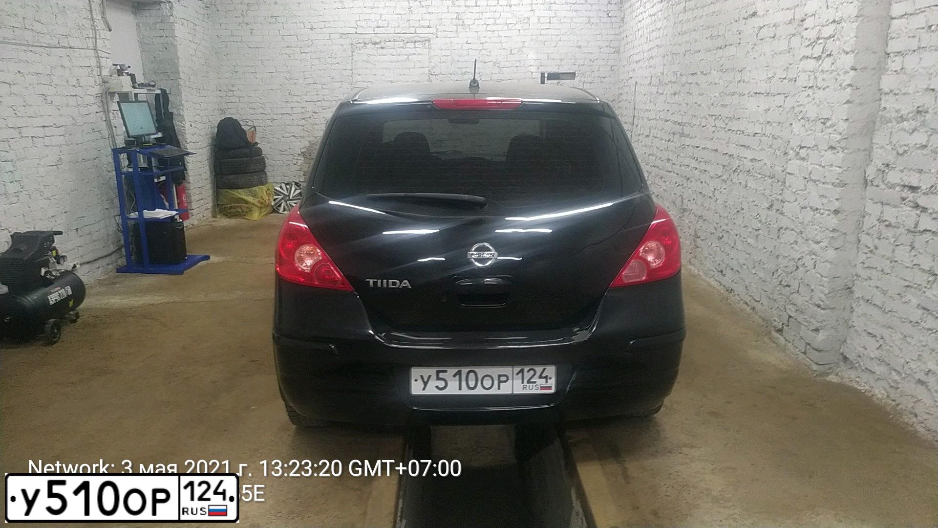 Фото автомобиля NISSAN TIIDA, 2011 — госномер У510ОР124. Цвет: ЧЕРНЫЙ
