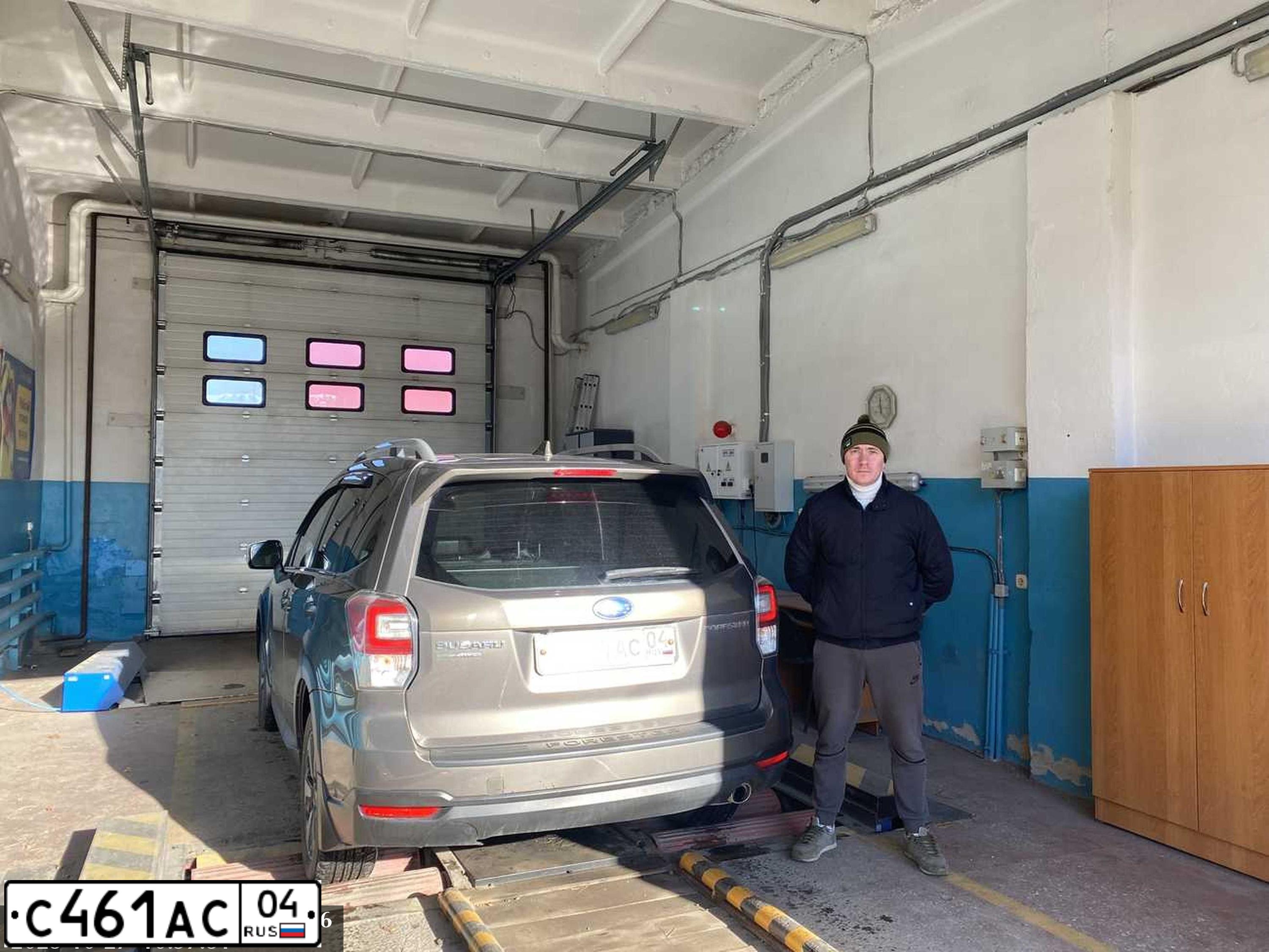 Фото автомобиля SUBARU FORESTER, 2018 — госномер К035КВ122