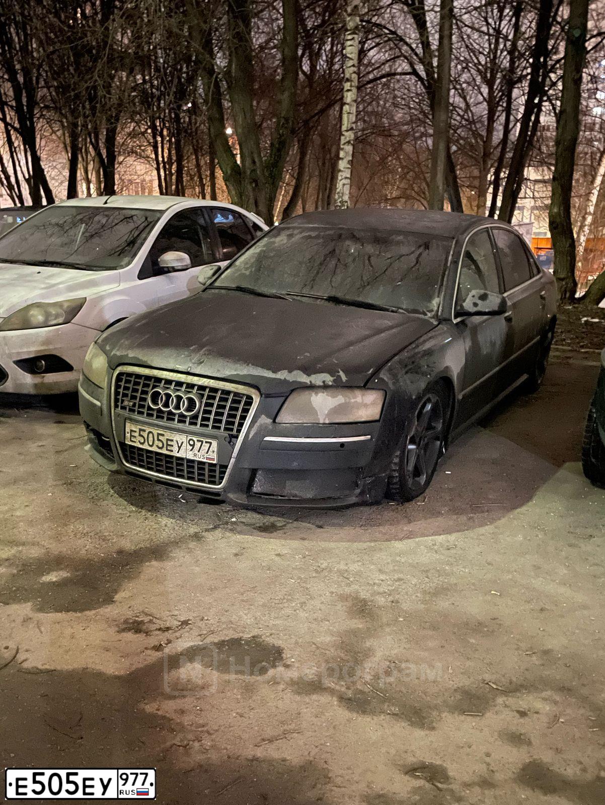Фото автомобиля AUDI A8, 2005 — госномер Е505ЕУ977. Цвет: Темно-синий