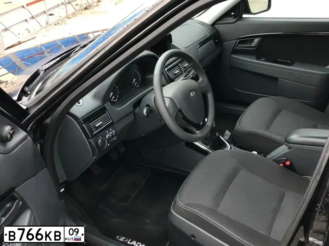 Фото автомобиля LADA 2170 PRIORA, 2017 — госномер У666КН26. Цвет: ЧЕРНЫЙ