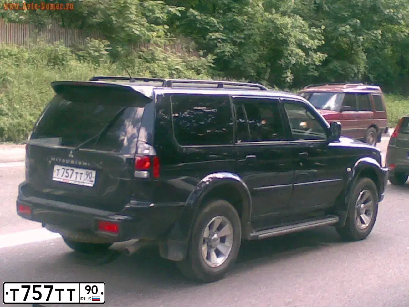 Фото автомобиля TOYOTA LANDCRUISER, 2011 — госномер Т757ТТ90. Цвет: ЧЕРНЫЙ