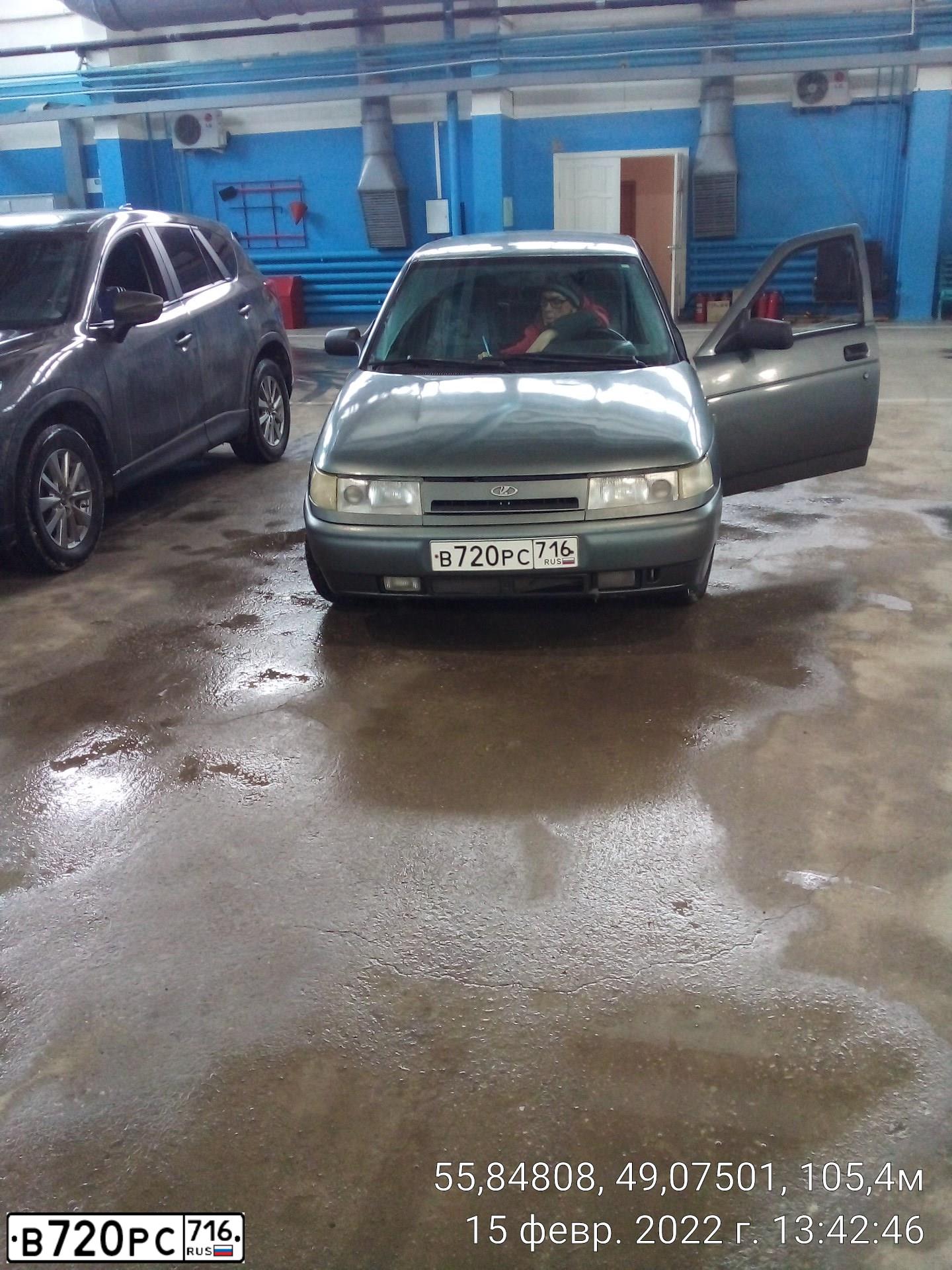 Фото автомобиля LADA 2112, 2006 — госномер В720РС716. Цвет: СРЕДНИЙ СЕРО-ЗЕЛЕН МЕТ