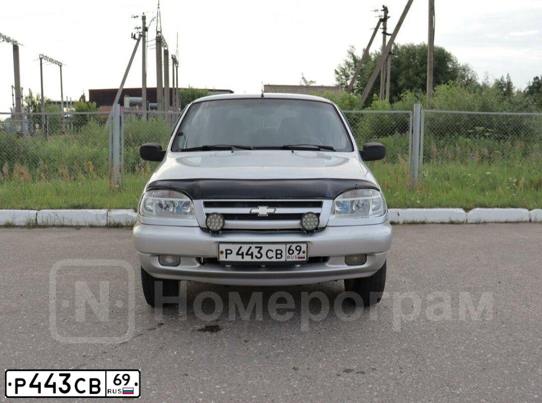 Фото автомобиля CHEVROLET NIVA, 2008 — госномер Р443СВ69. Цвет: Светло-Серебристый металлик
