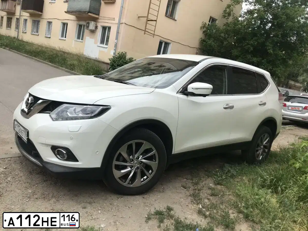 Фото автомобиля NISSAN X-TRAIL, 2017 — госномер А112НЕ116. Цвет: Белый