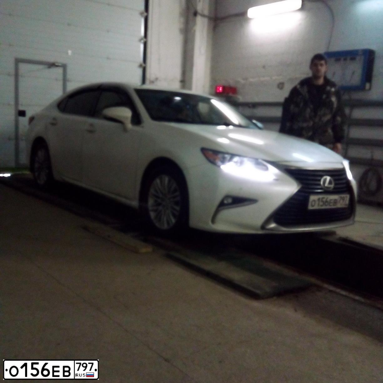 Фото автомобиля LEXUS ES250, 2015 — госномер В713ОС790. Цвет: Белый