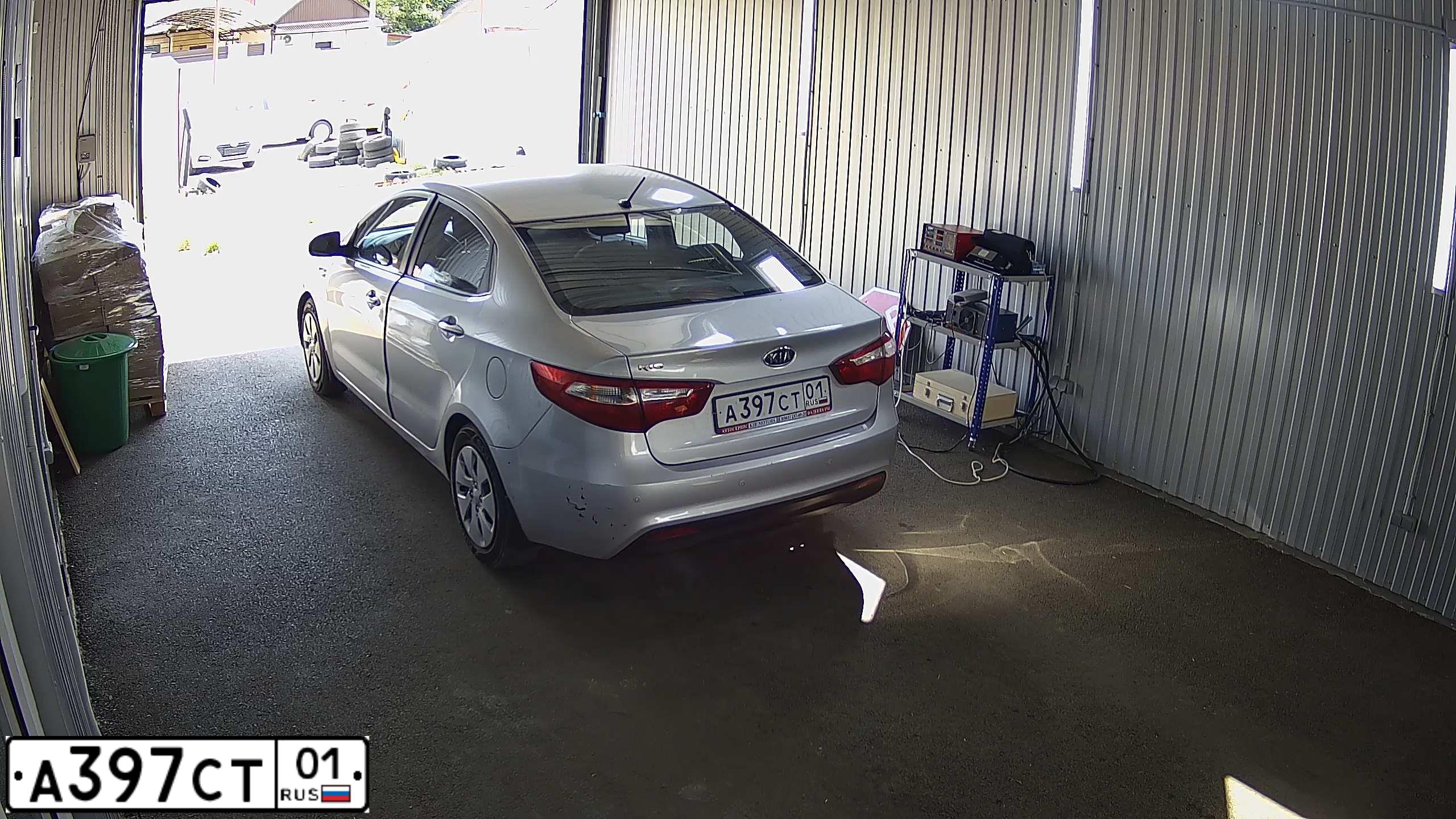 Фото автомобиля KIA RIO, 2012 — госномер А397СТ01. Цвет: Серебристый