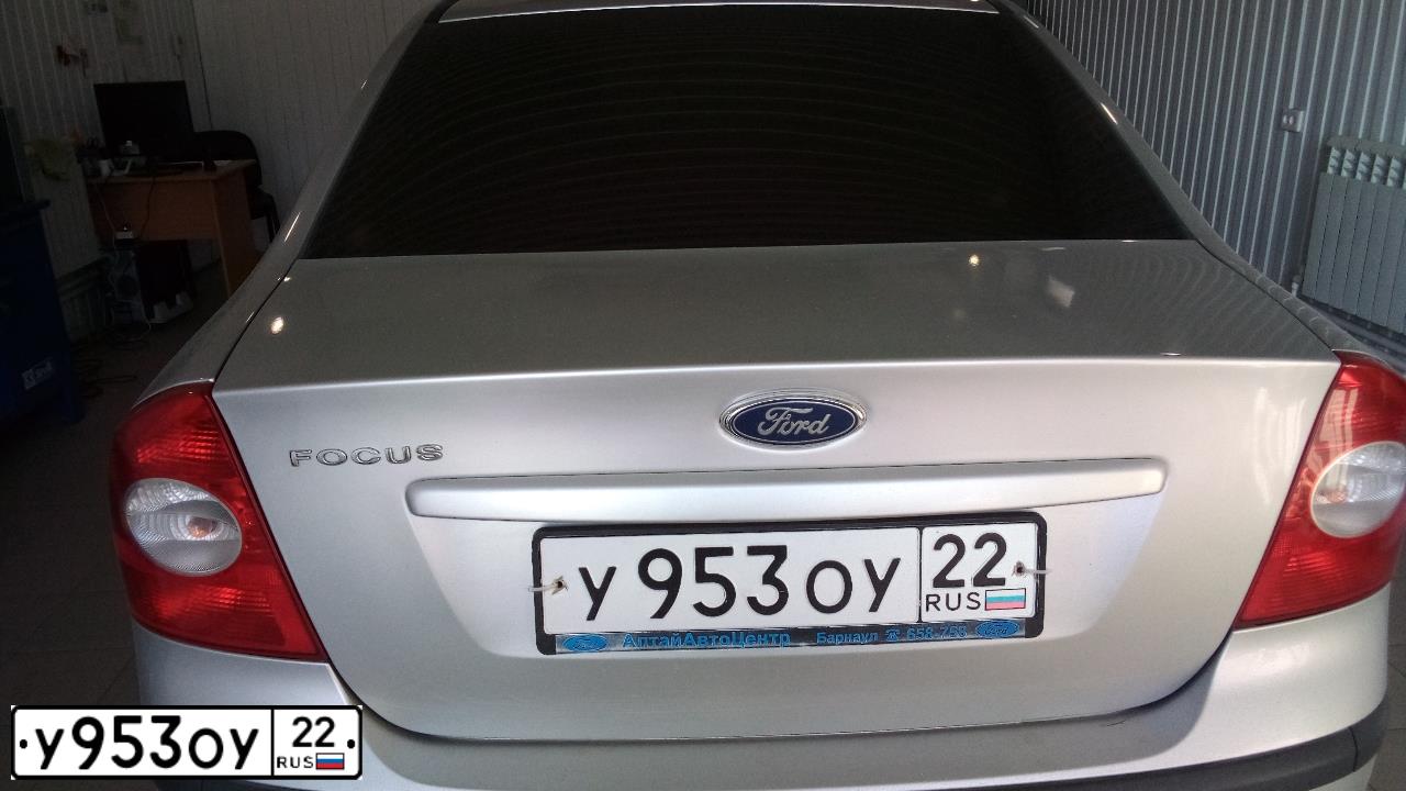 Фото автомобиля FORD FOCUS, 2006 — госномер У953ОУ22. Цвет: СЕРЕБРИСТЫЙ