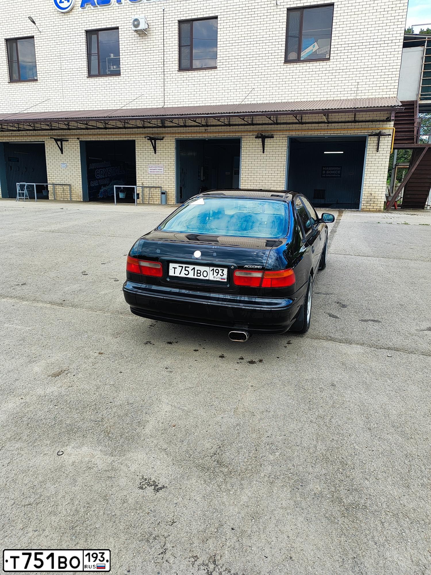 Фото автомобиля HONDA ACCORD, 1993 — госномер В793МА761. Цвет: ЧЕРНЫЙ