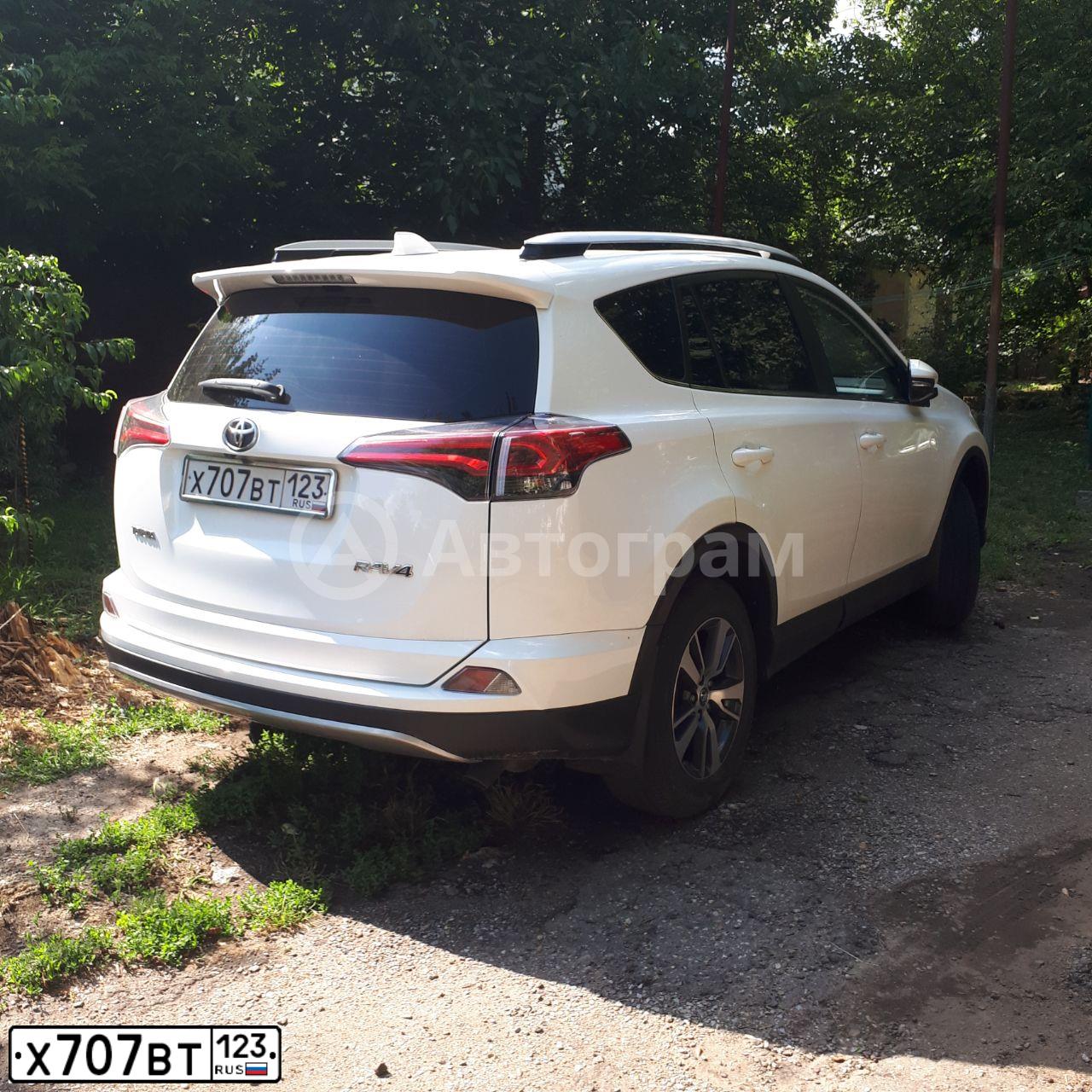 Фото автомобиля TOYOTA RAV4, 2013 — госномер Е178МС123. Цвет: Белый