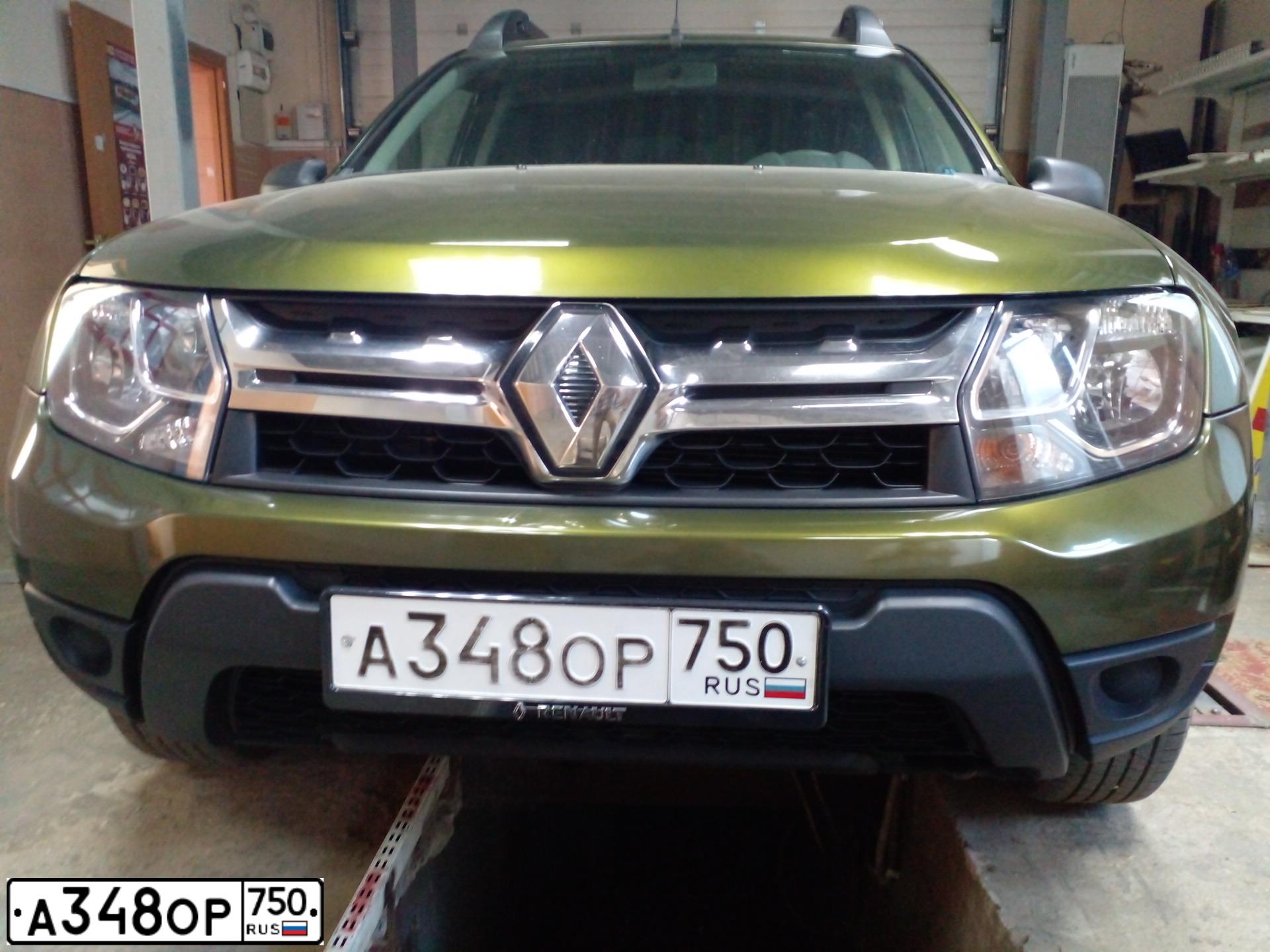 Фото автомобиля RENAULT DUSTER, 2017 — госномер А348ОР750. Цвет: ЗЕЛЕНЫЙ
