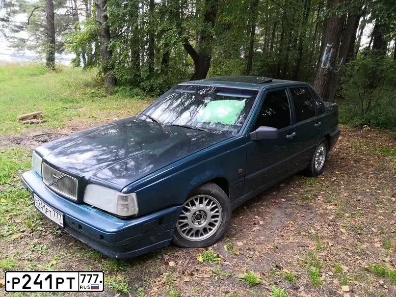 Фото автомобиля VOLVO 850, 1993 — госномер Р241РТ777. Цвет: ЗЕЛЕНЫЙ