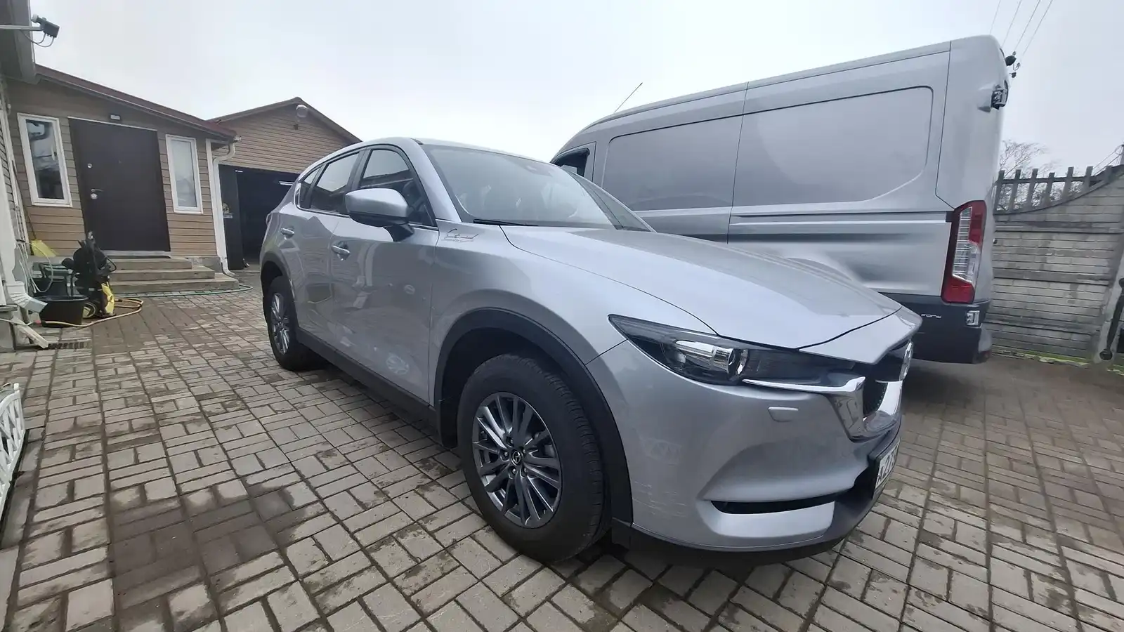 Фото автомобиля MAZDA CX-5, 2018 — госномер А273ОО198. Цвет: СЕРЫЙ