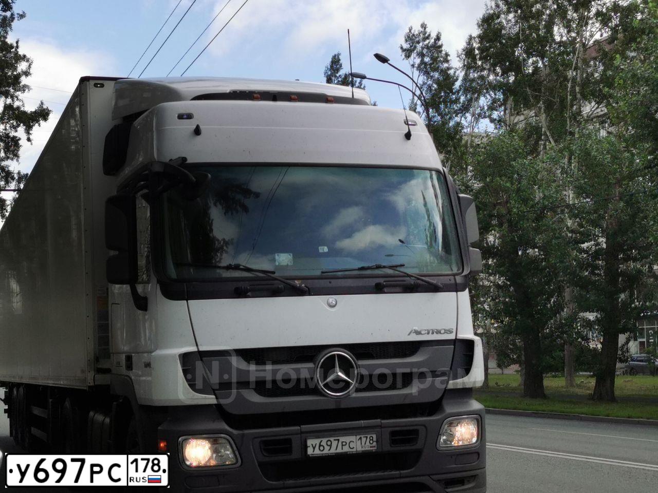 Фото автомобиля MERCEDES ACTROS, 2016 — госномер Р605РУ159. Цвет: Белый