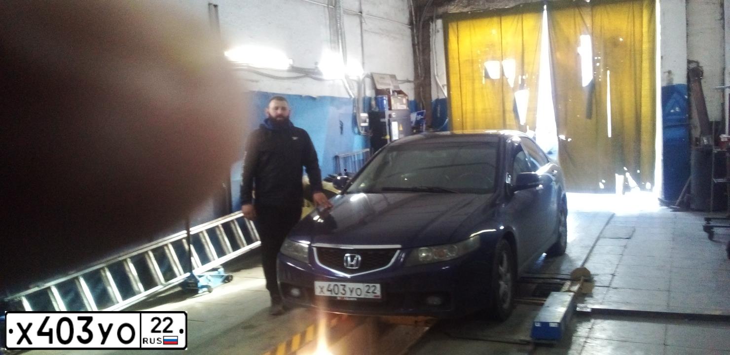 Фото автомобиля HONDA ACCORD, 2003 — госномер Т740АЕ196. Цвет: синий